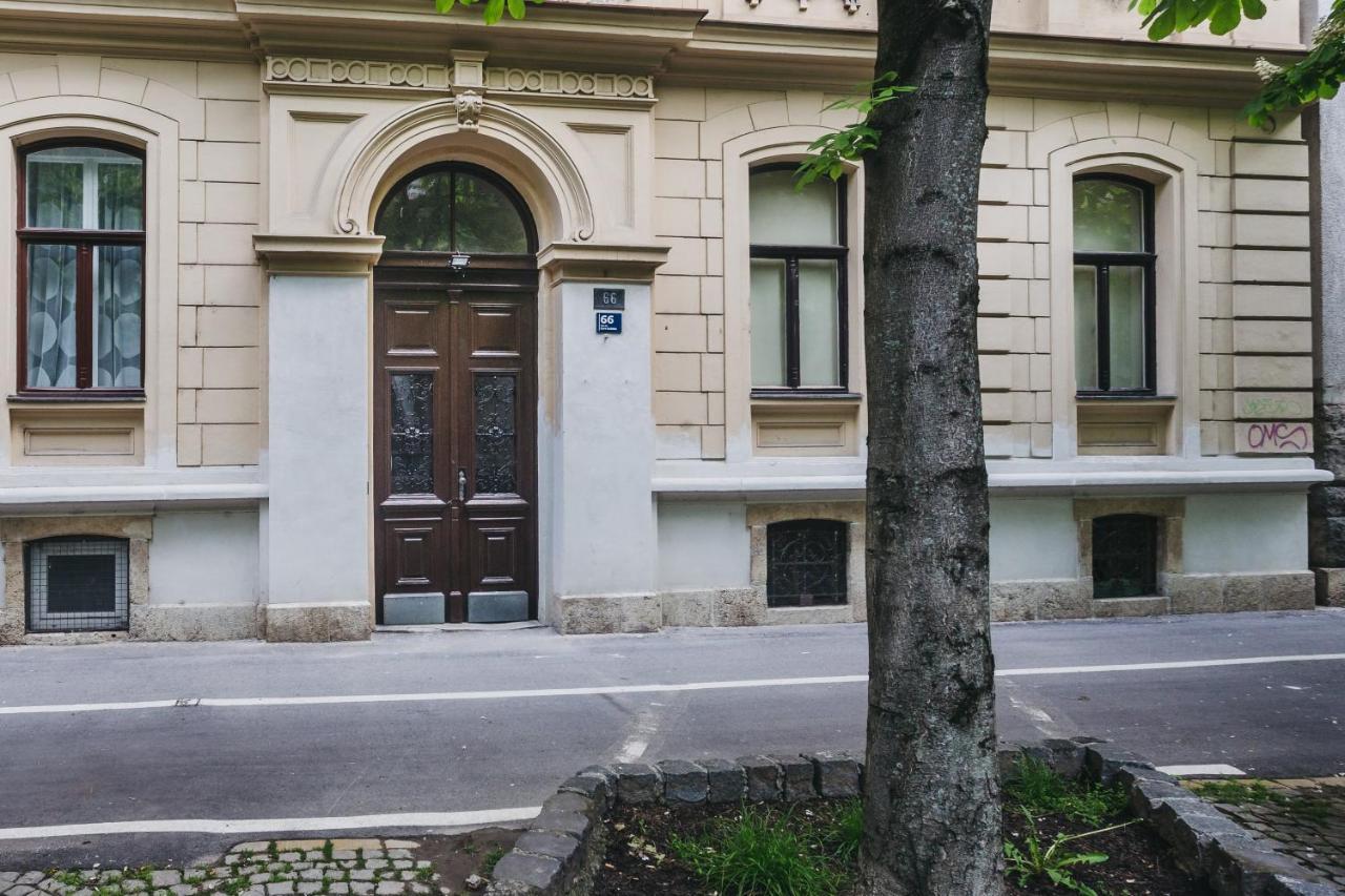 Mika Apartment And Studios Zagreb Exterior foto